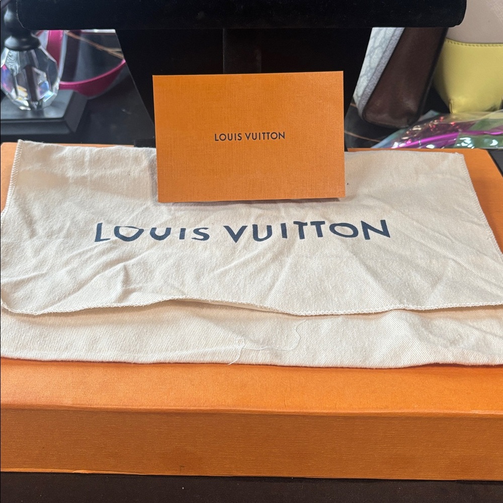 Pre owned Louis Vuitton Brown and Tan Monogram Pouch - Picture 5 of 5